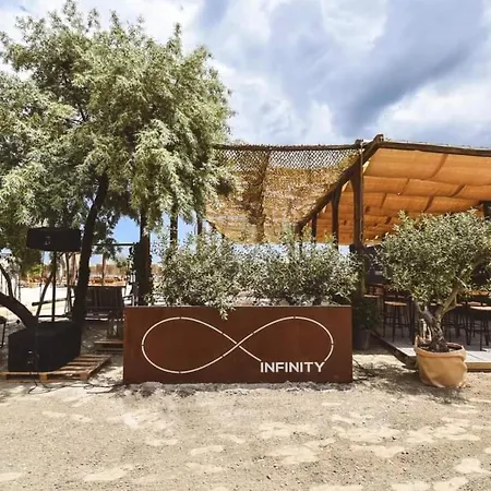Infinity Mamaia Nord Apartmán *